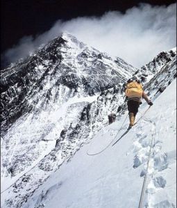 climbing everest mount-photo